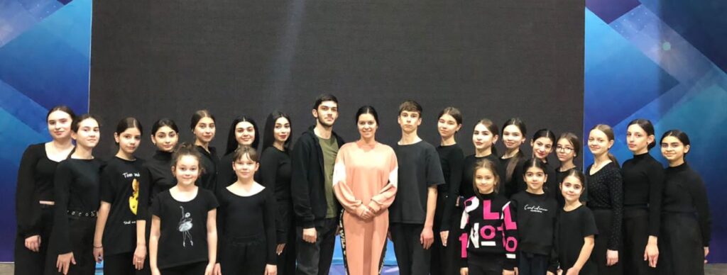 f6d1fd1b-bbbd-4489-8756-bc031d3a3242-1320x500